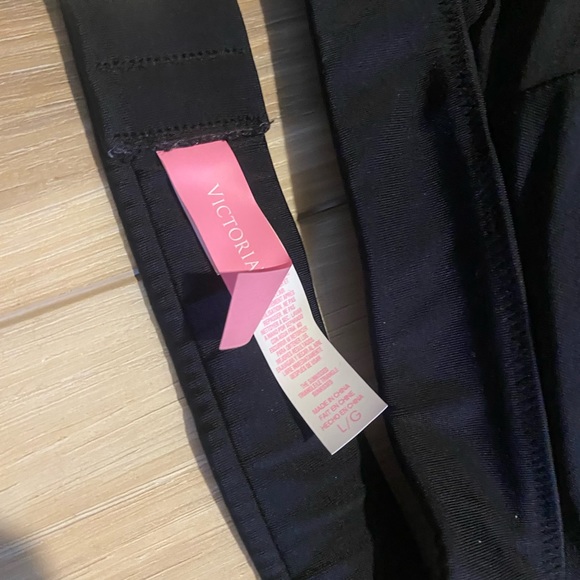 Victoria’s Secret Bikini Top - Picture 2 of 3